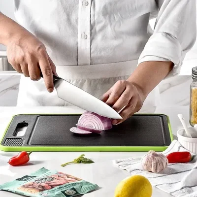SLICEGEM®: Placă de tăiat cu dezghețare rapidă 4 în 1 cu ascuțitor de cuțite și răzătoare încorporată